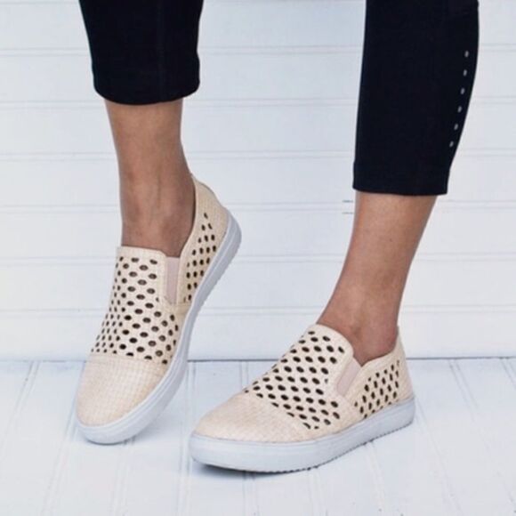 Nib MATA SLIP ON LASER CUT SNEAKERS IN BLUSH - Picture 2 of 10